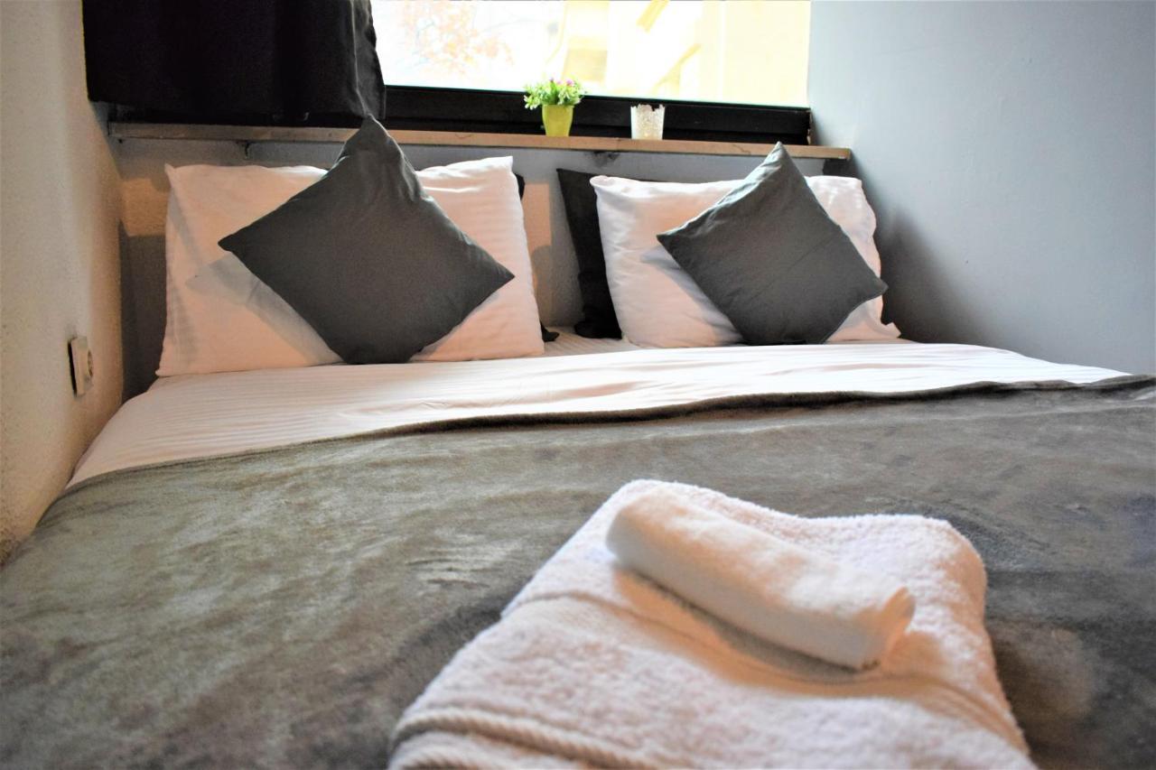 M - Square Private Rooms Skopje Eksteriør bilde