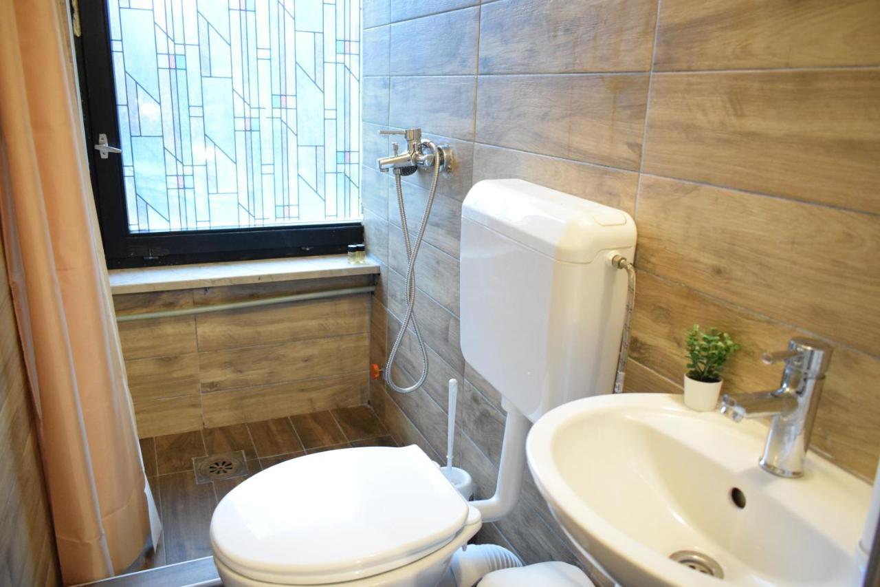 M - Square Private Rooms Skopje Eksteriør bilde