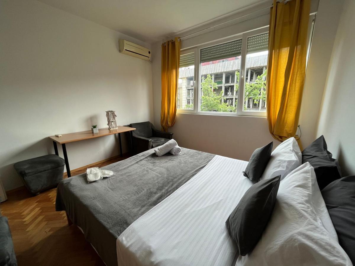 M - Square Private Rooms Skopje Eksteriør bilde